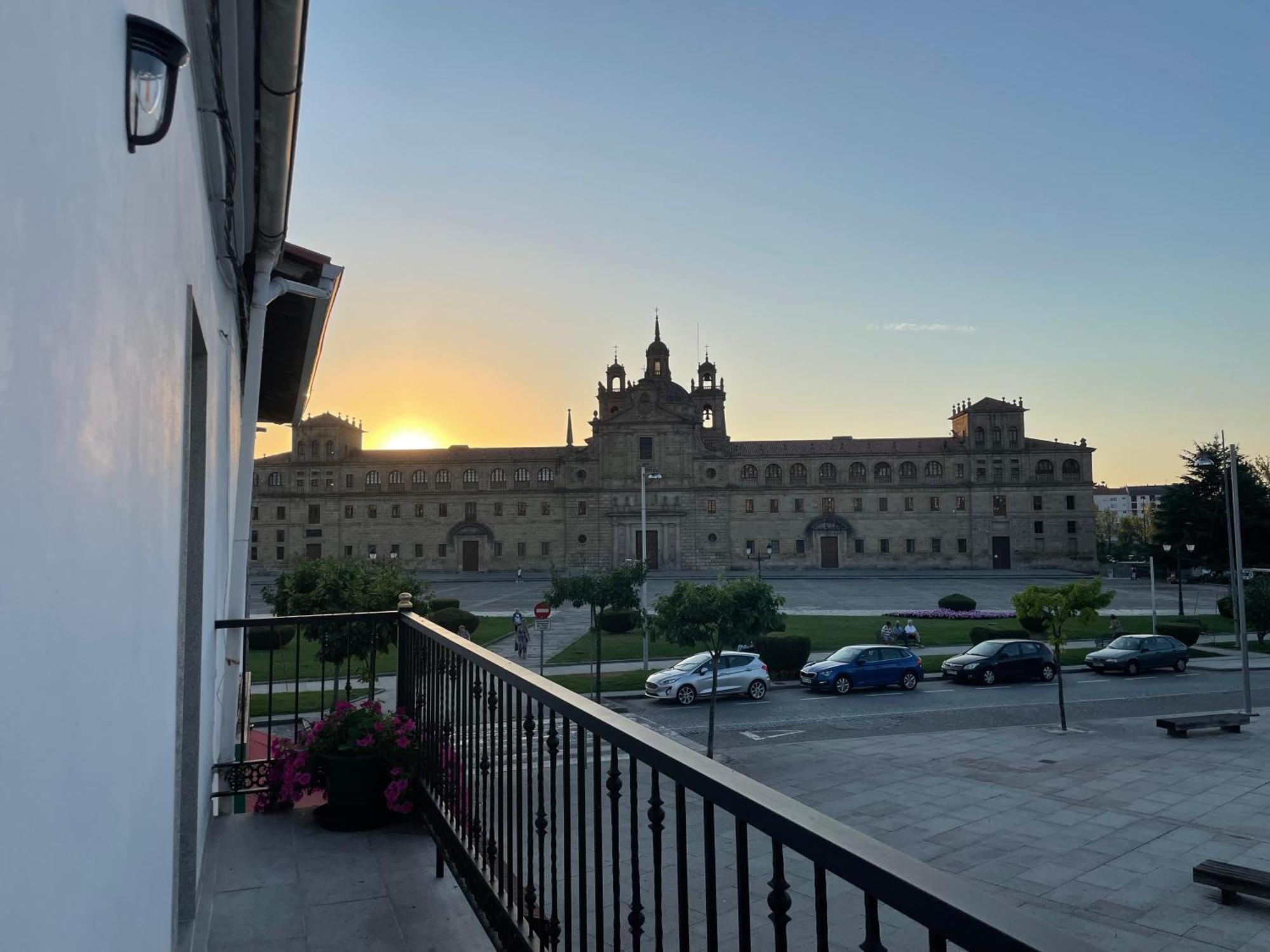Apartmán Campo De La Compania Monforte De Lemos Exteriér fotografie